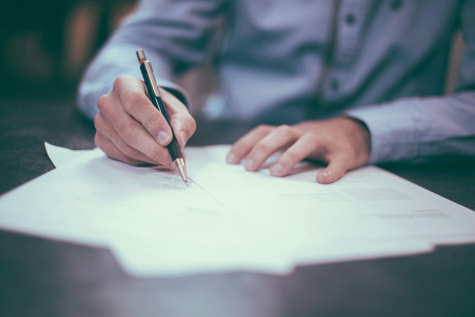 Signing a commercial contract